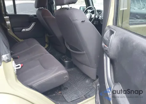 2013 Jeep Wrangler Unlimited Sahara z USA, uszkodzony, nr VIN 1C4HJWEG0DL581612